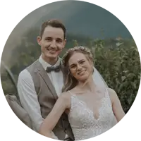 Teresa und Simon Testimonial Foto bei deren Hochzeit